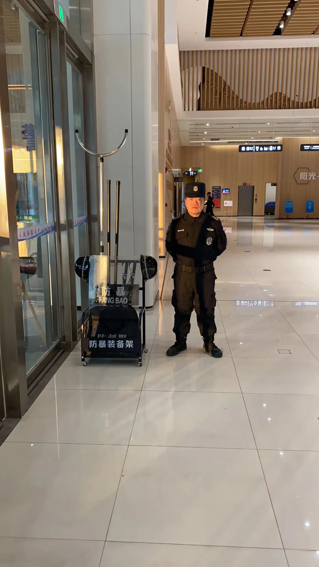 2-24010Q00523309.jpg 安保服務(wù)品質(zhì)升級(jí)中……(圖2)